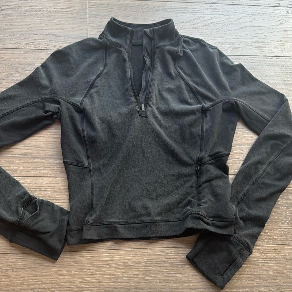 Cropped 1/2 zip thumb holes and cuffins long sleeve